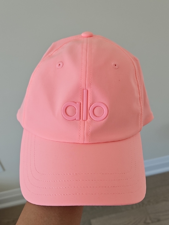 ALO Yoga Accessories - ALO Yoga Neon Bubblegum Performance Off-Duty Cap